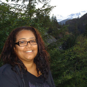 Meet your Posher, Ninon